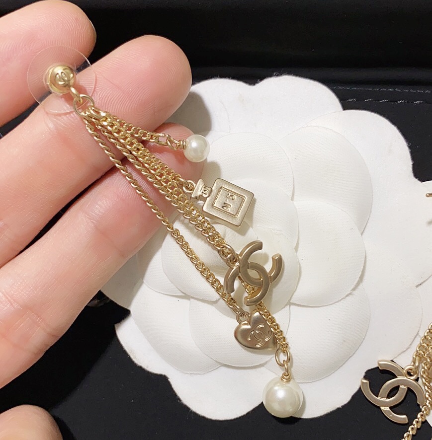 Chanel Basic Jewelry Pearl