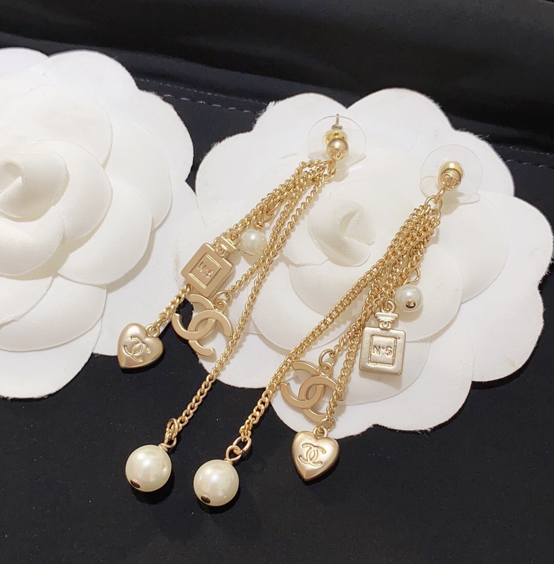 Chanel Basic Jewelry Pearl