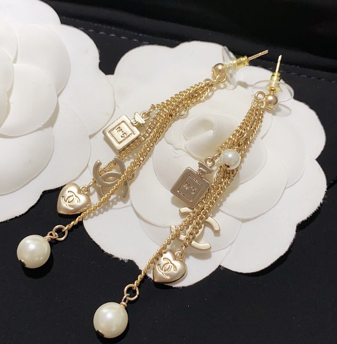 Chanel Basic Jewelry Pearl