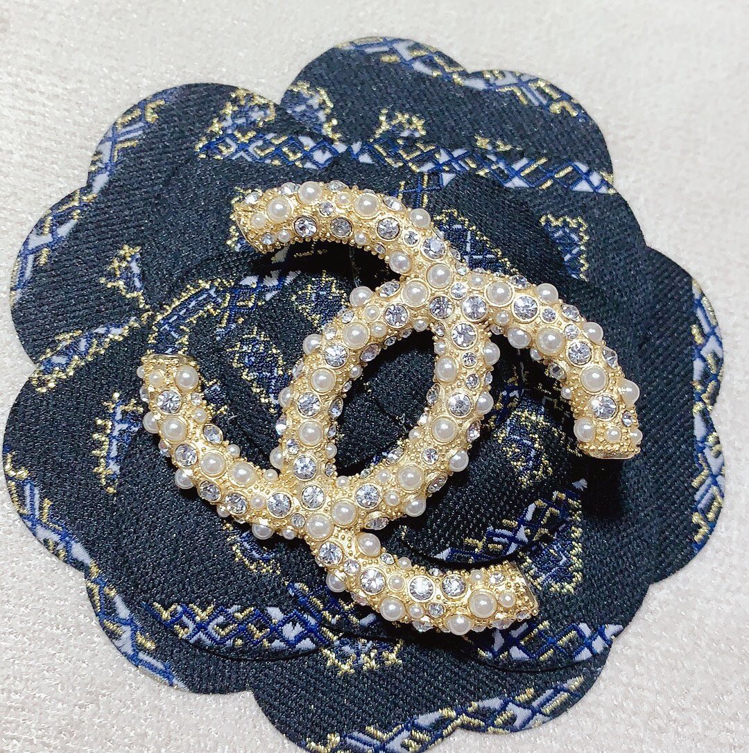 Chanel Brooch Pearl