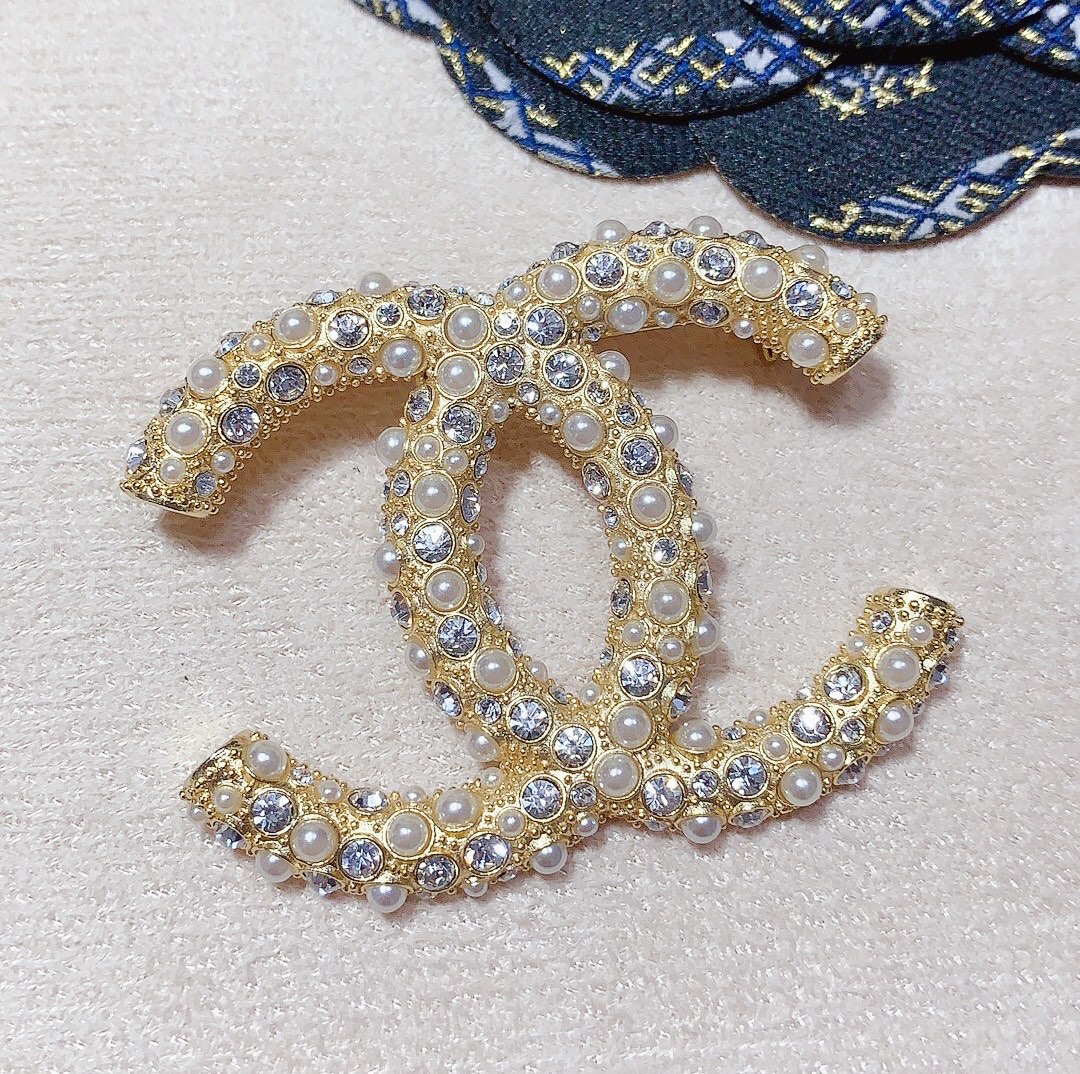 Chanel Brooch Pearl