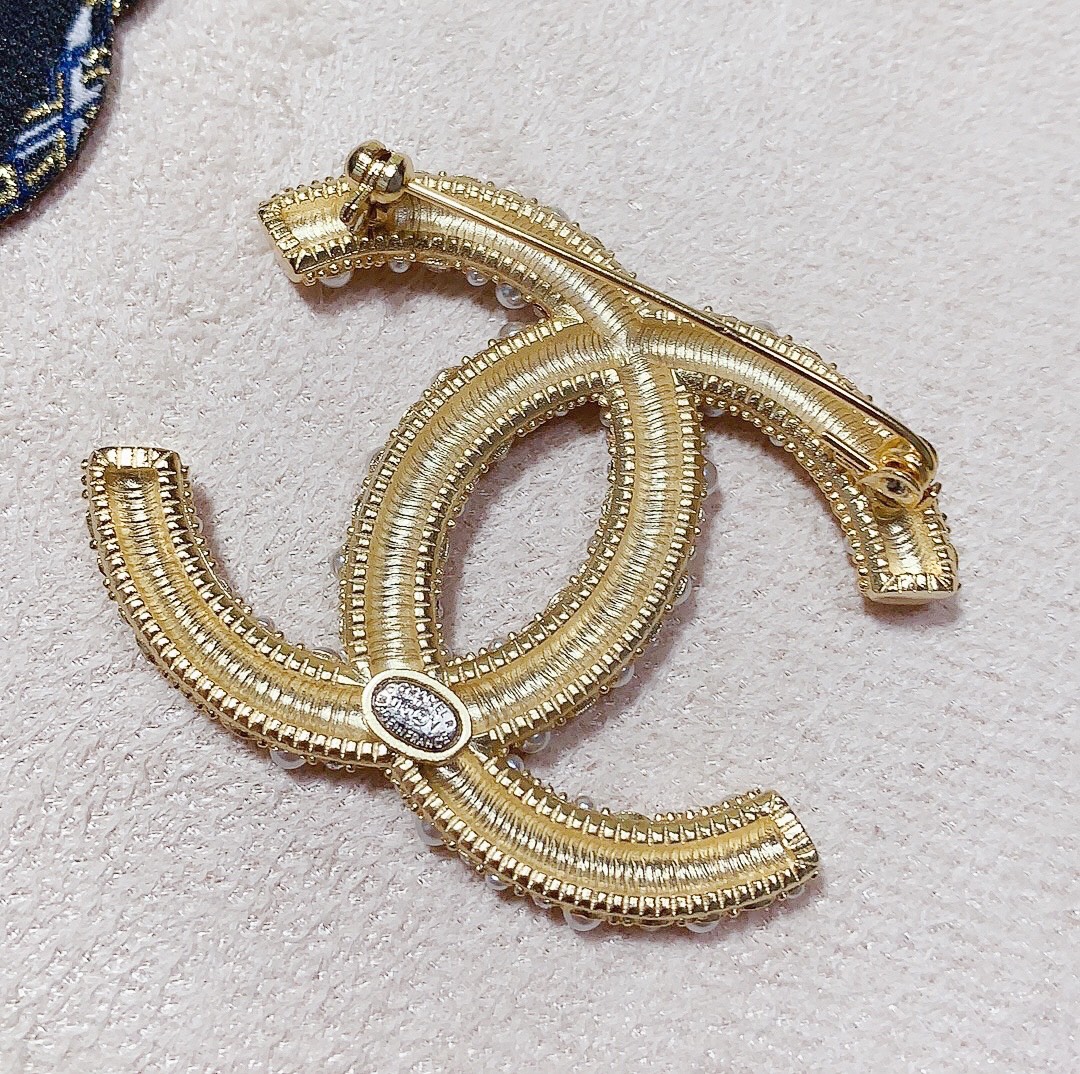 Chanel Brooch Pearl