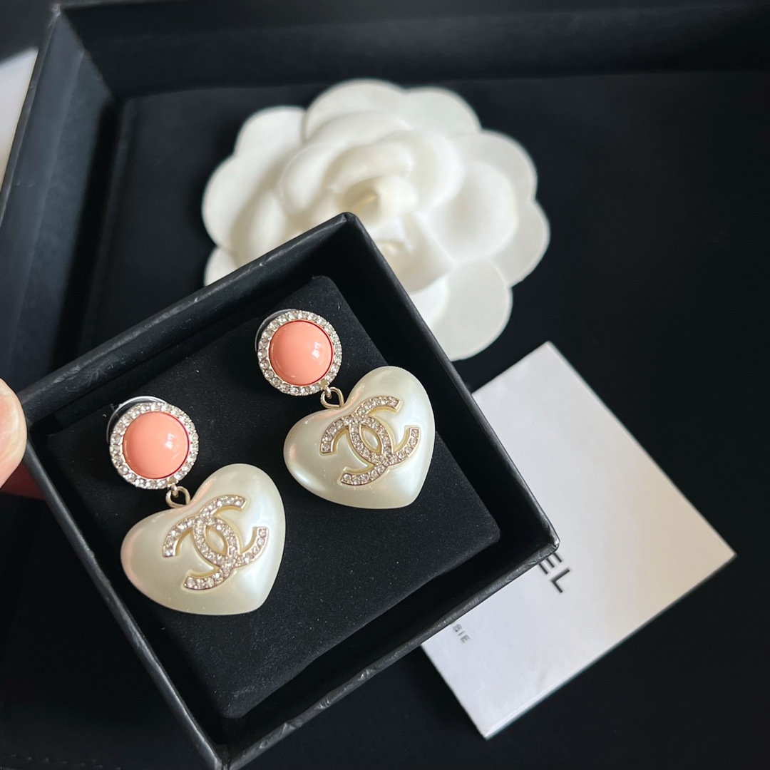 Chanel Necklace Pearl