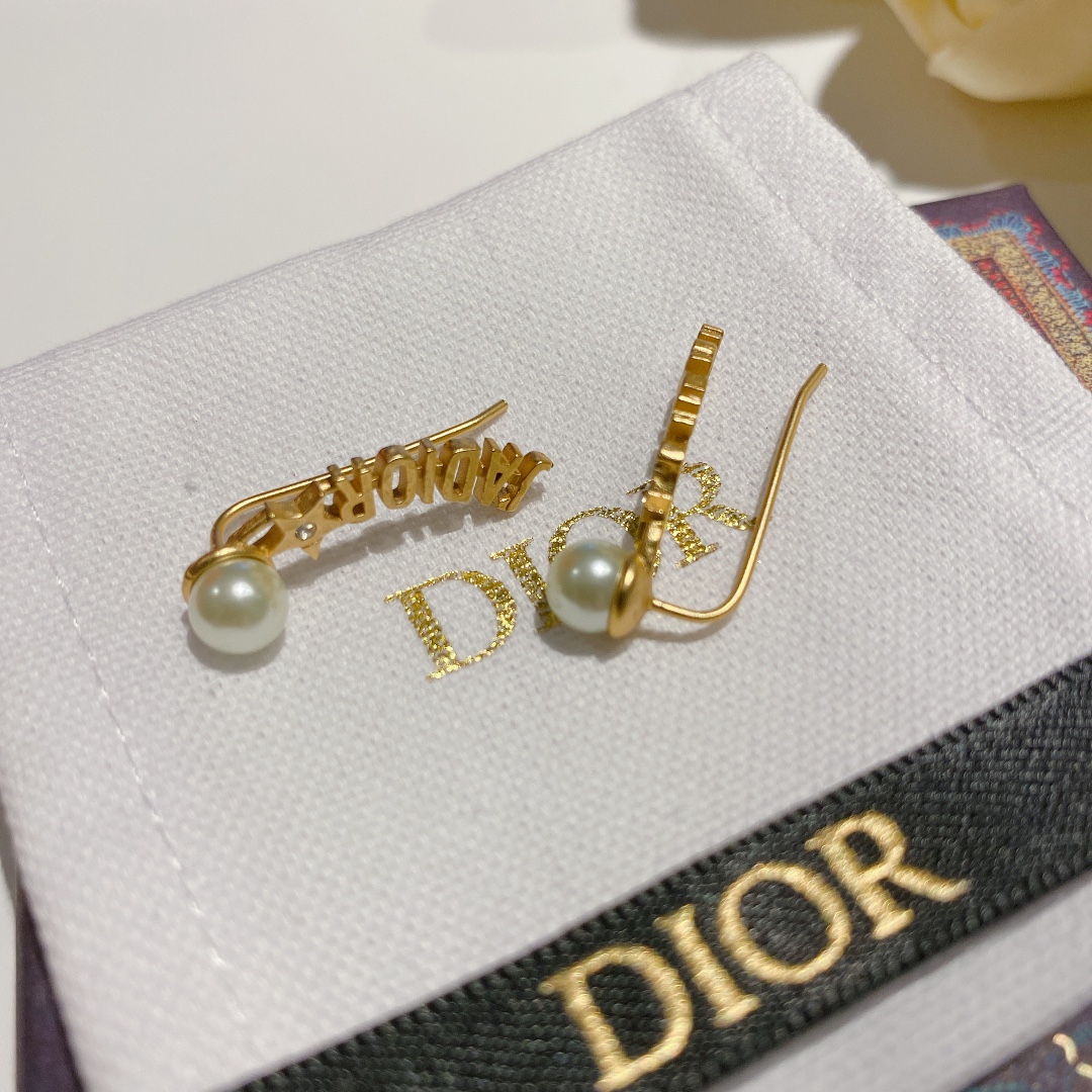 Dior Earrings Pearl