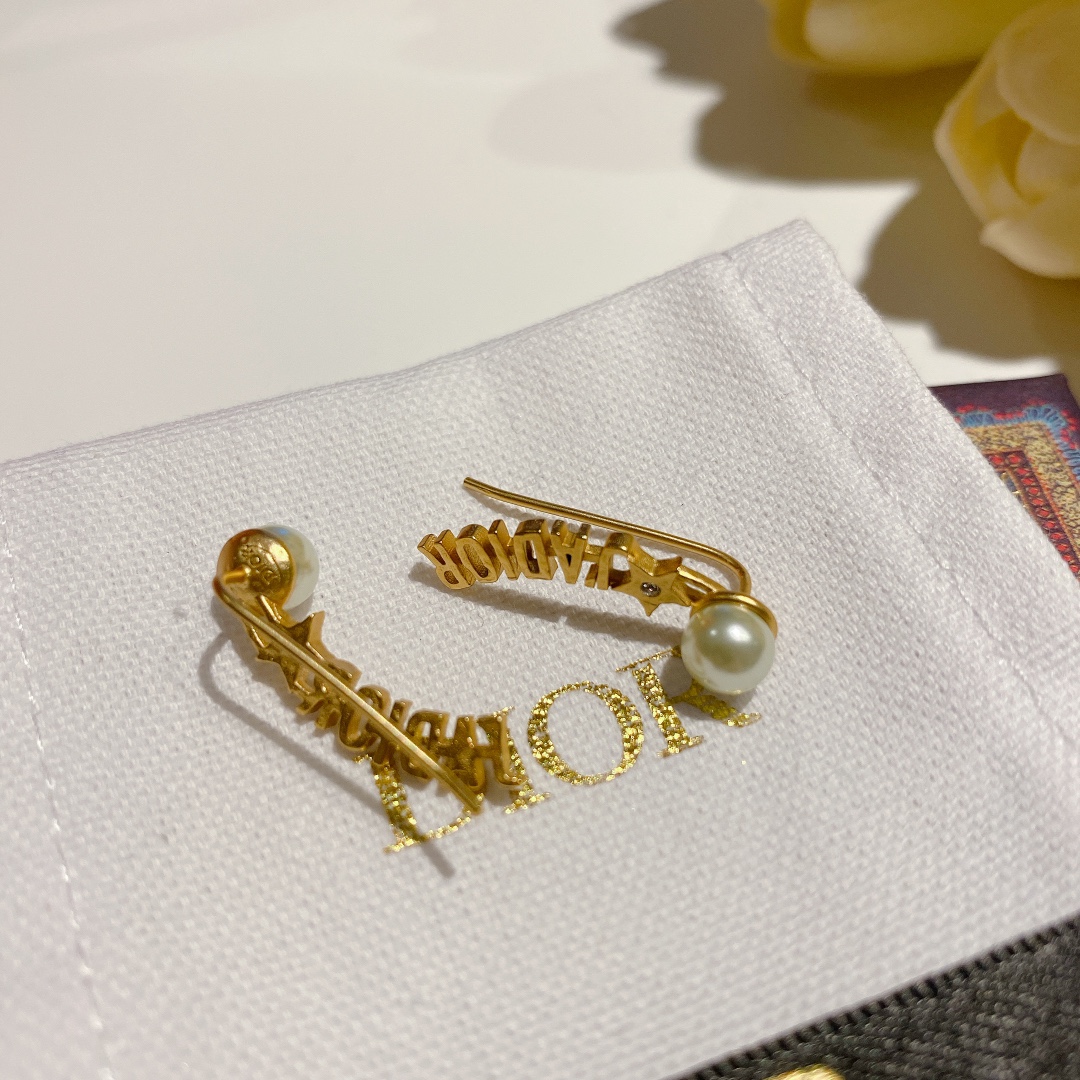 Dior Earrings Pearl