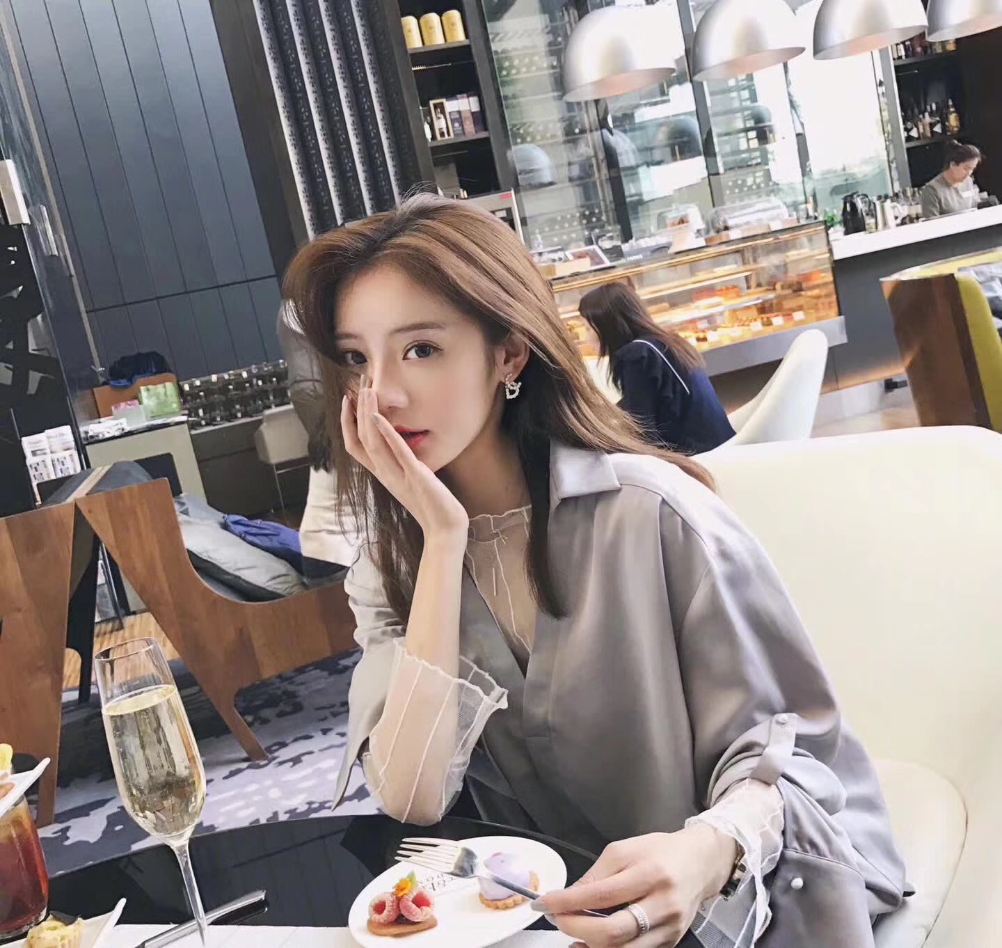 Dior Earrings Pearl Gold