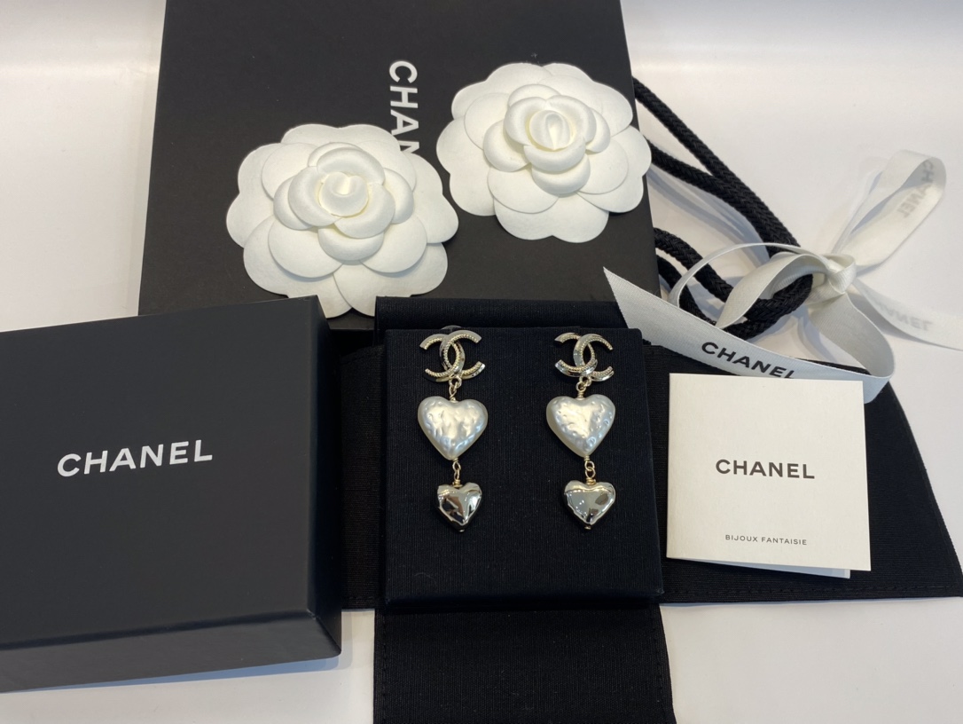 Chanel Earrings Pearl Gold L