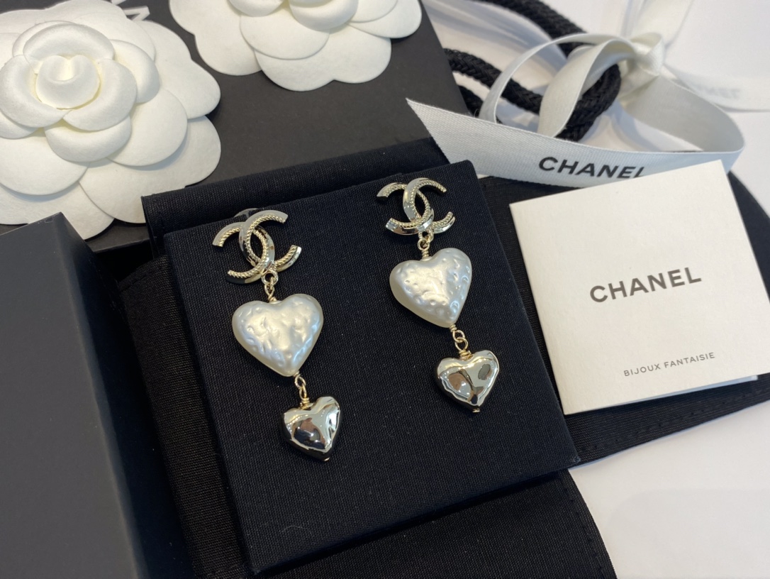 Chanel Earrings Pearl Gold L