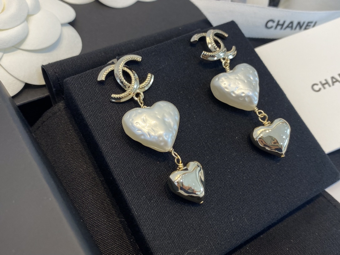 Chanel Earrings Pearl Gold L