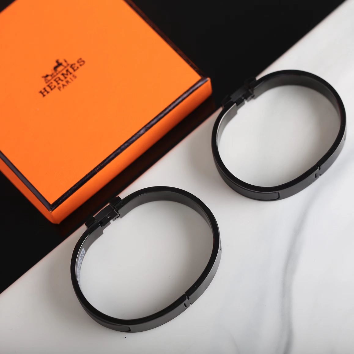 Hermès Bangle Black M-l-s