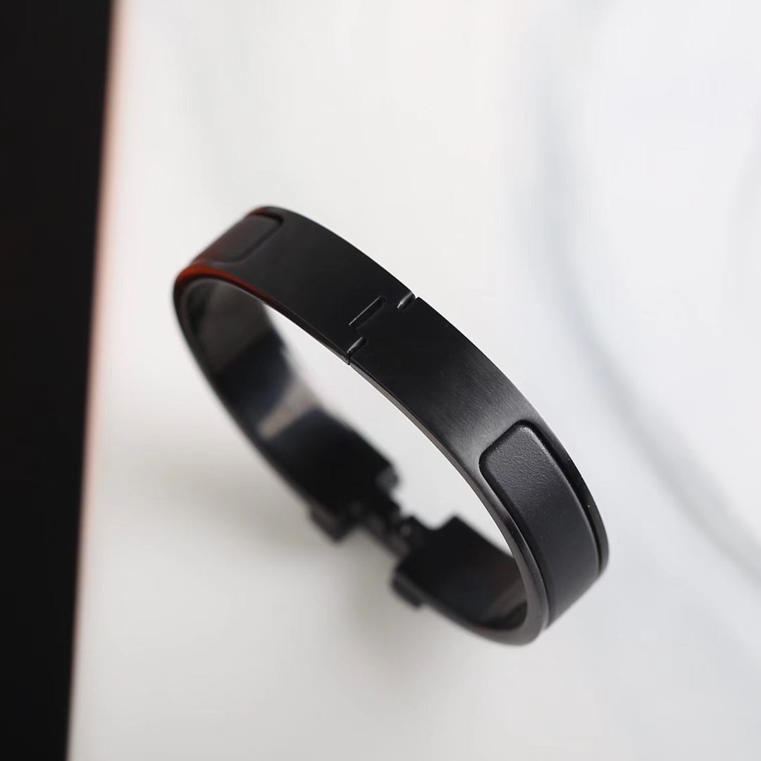 Hermès Bangle Black M-l-s