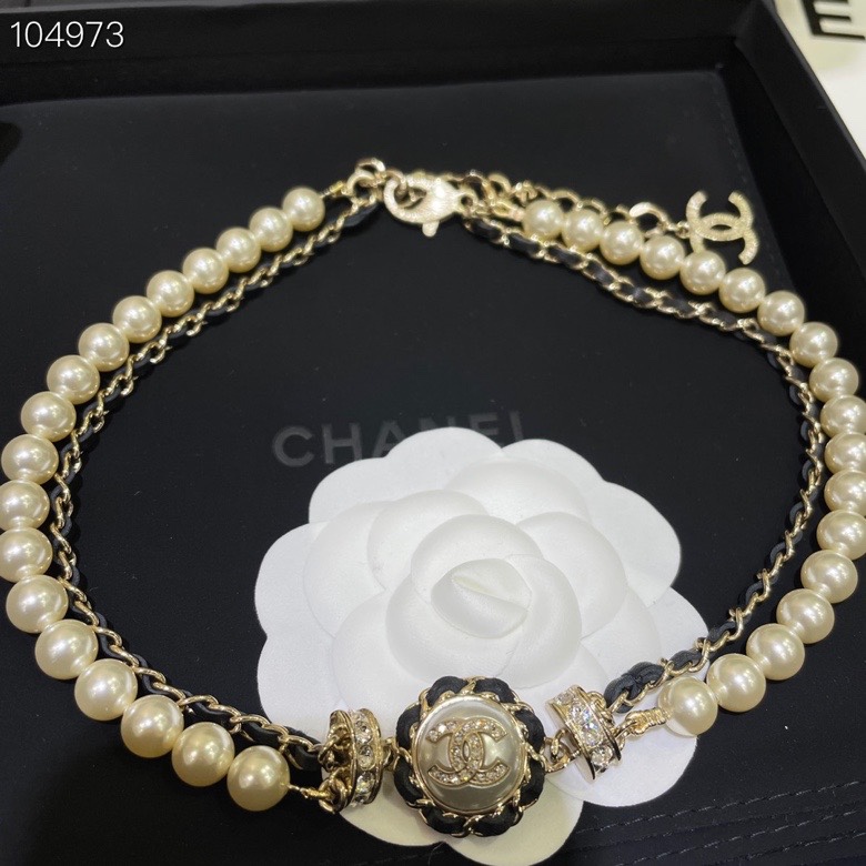 Chanel Necklace Pearl Gold
