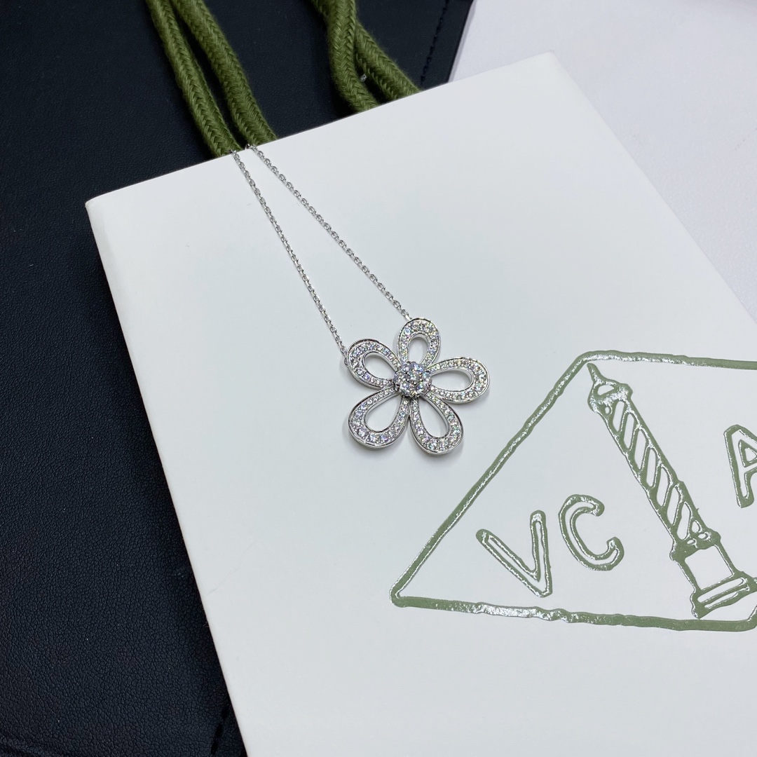 Van Cleef Arpels Necklace Silver L