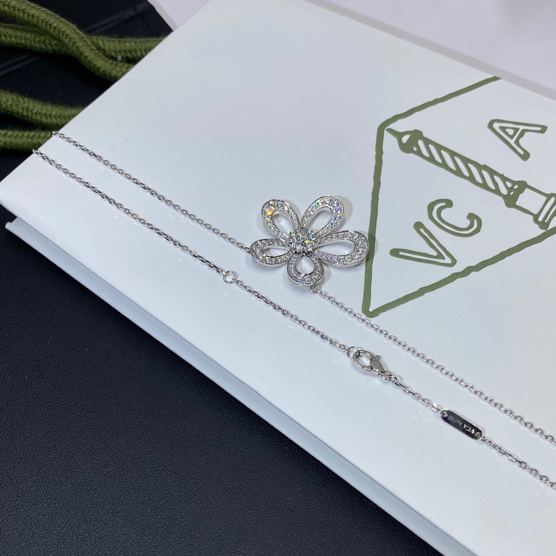 Van Cleef Arpels Necklace Silver L