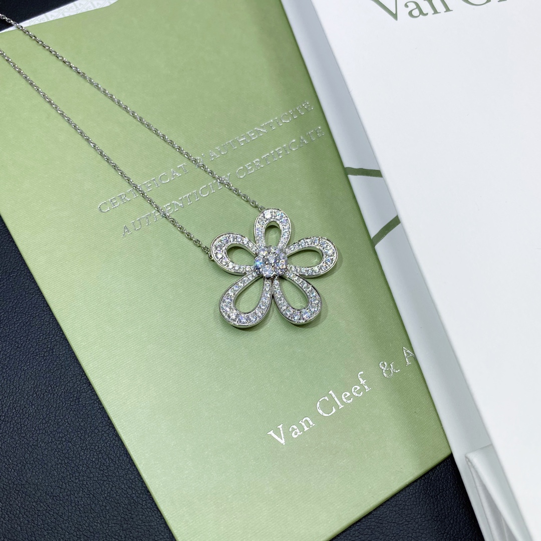 Van Cleef Arpels Necklace Silver L