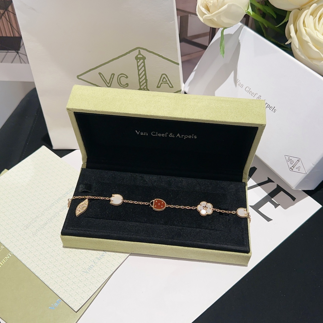 Van Cleef Arpels Bracelet