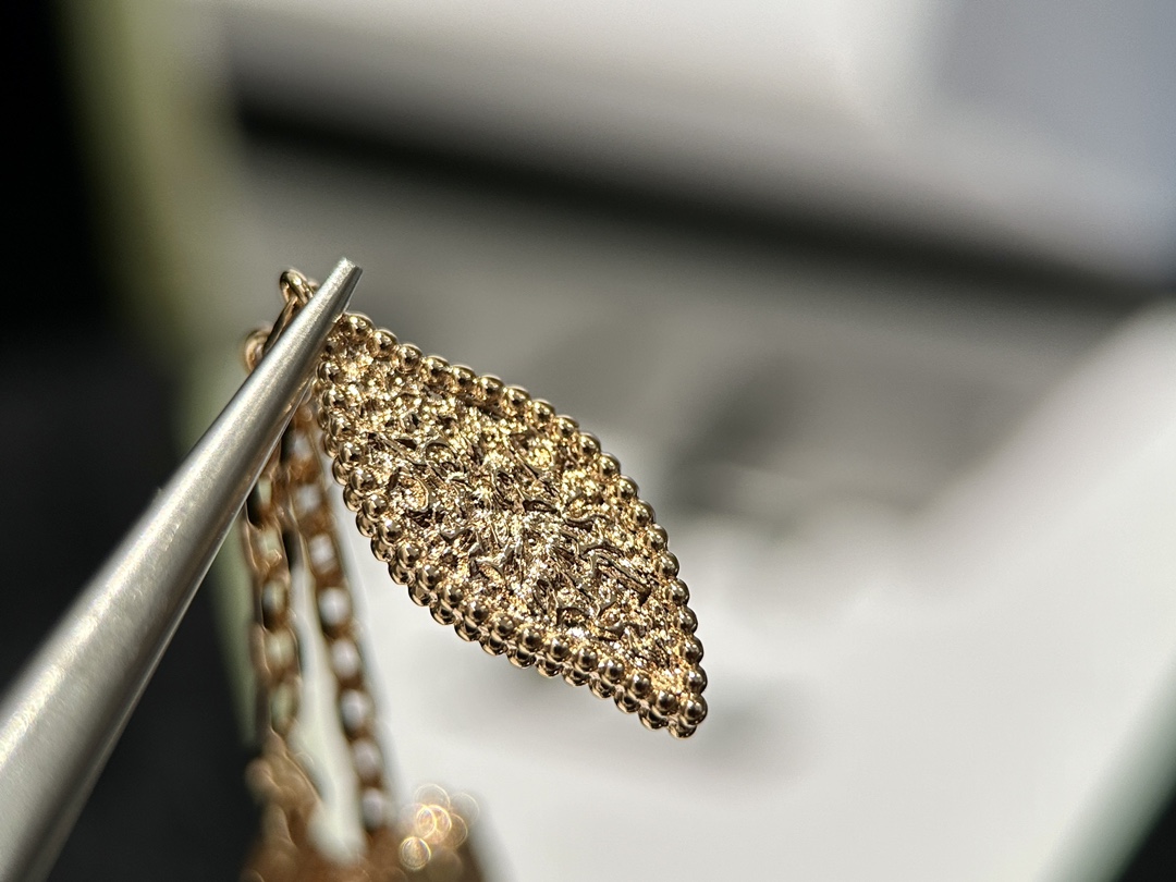 Van Cleef Arpels Bracelet