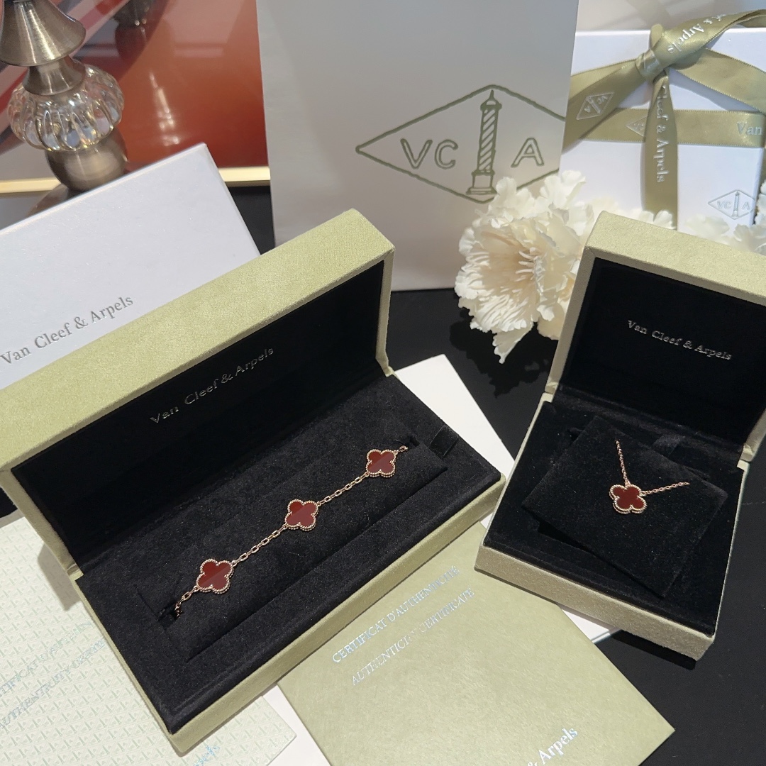 Van Cleef Arpels Necklace