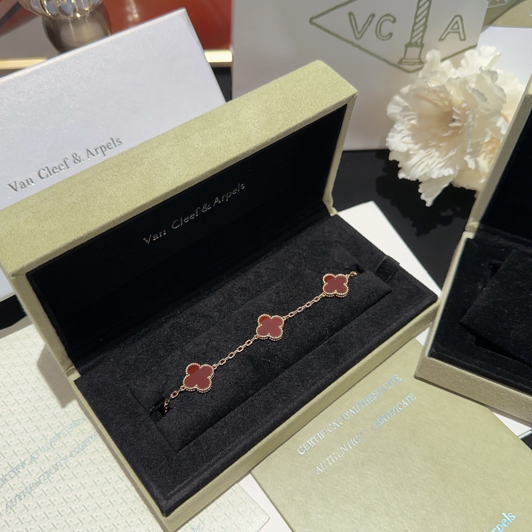 Van Cleef Arpels Necklace