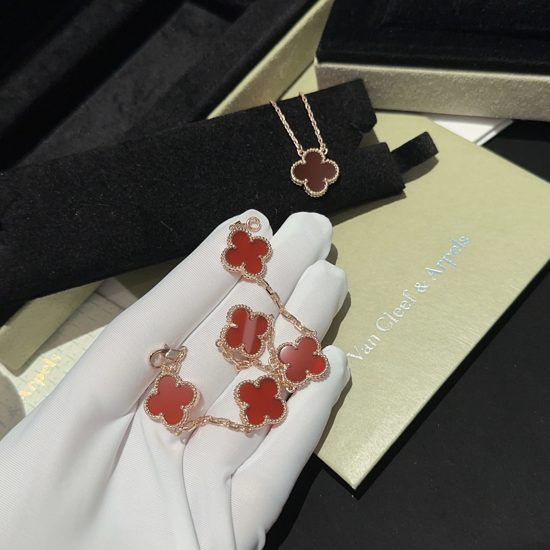 Van Cleef Arpels Necklace