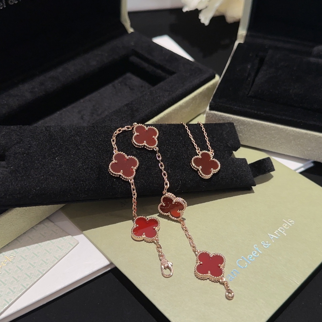 Van Cleef Arpels Necklace