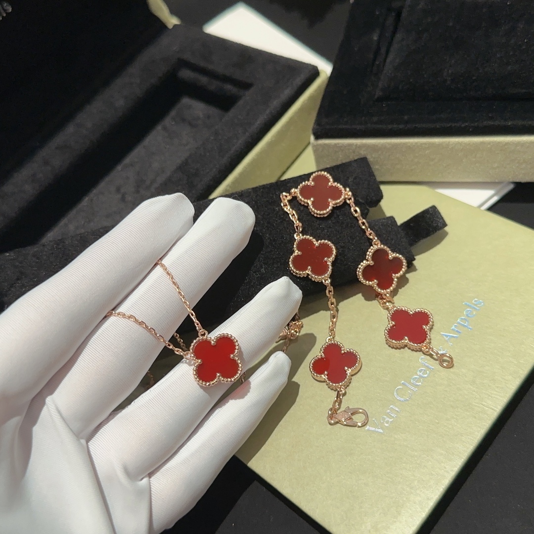 Van Cleef Arpels Necklace