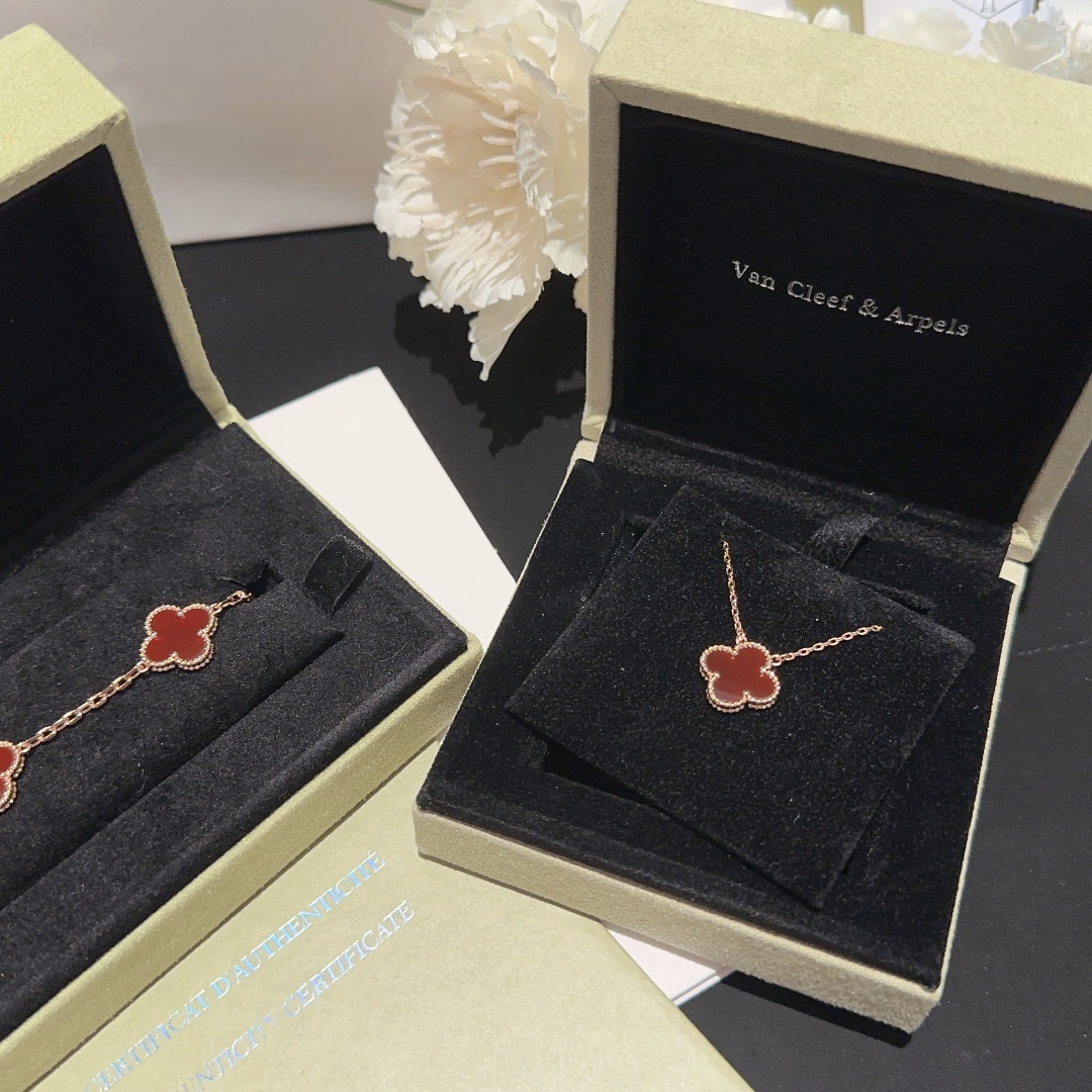 Van Cleef Arpels Necklace