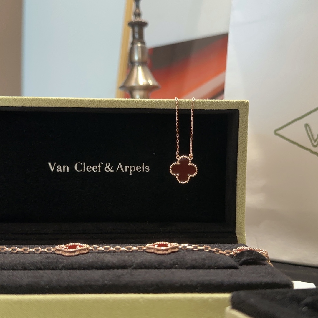 Van Cleef Arpels Necklace