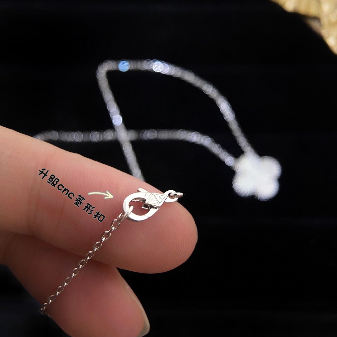 Van Cleef Arpels Necklace Gold Gold Inlaid 42cm