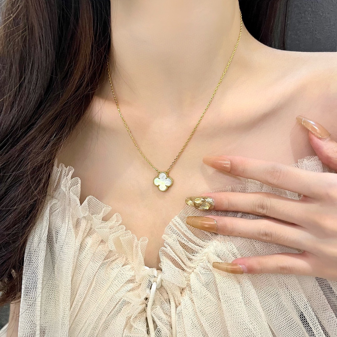 Van Cleef Arpels Necklace Gold Gold Inlaid 42cm