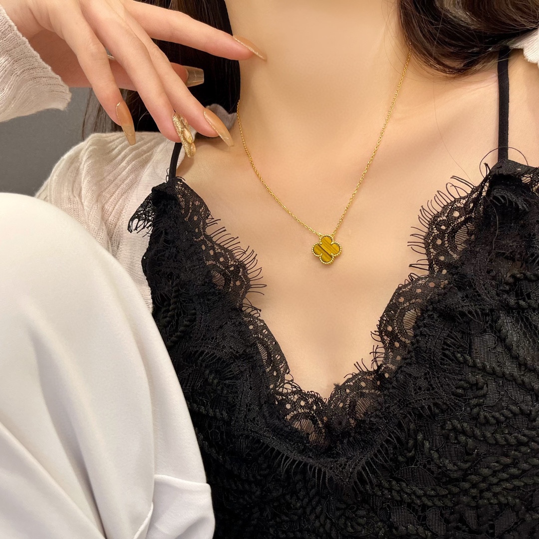 Van Cleef Arpels Necklace Gold Gold Inlaid 42cm