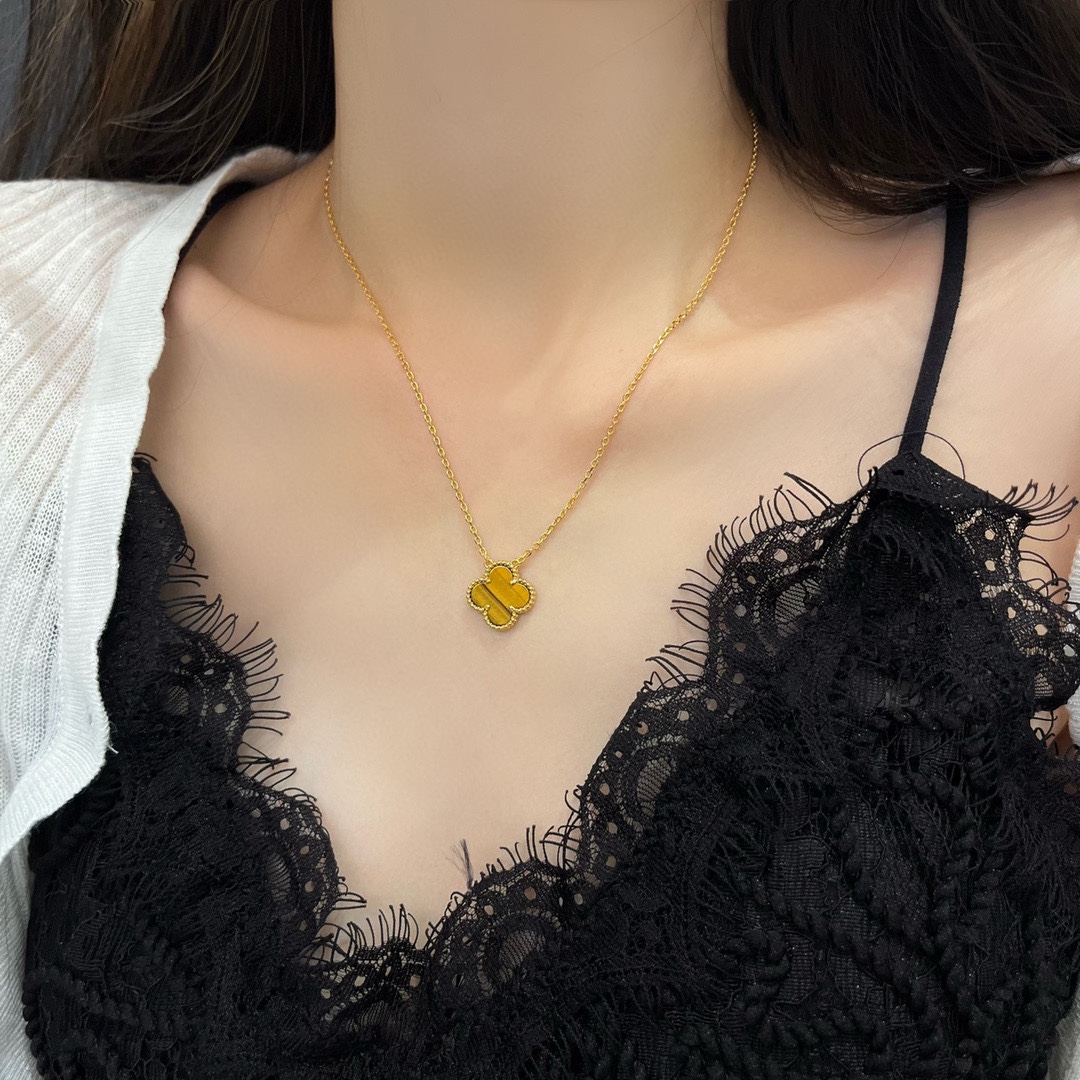 Van Cleef Arpels Necklace Gold Gold Inlaid 42cm