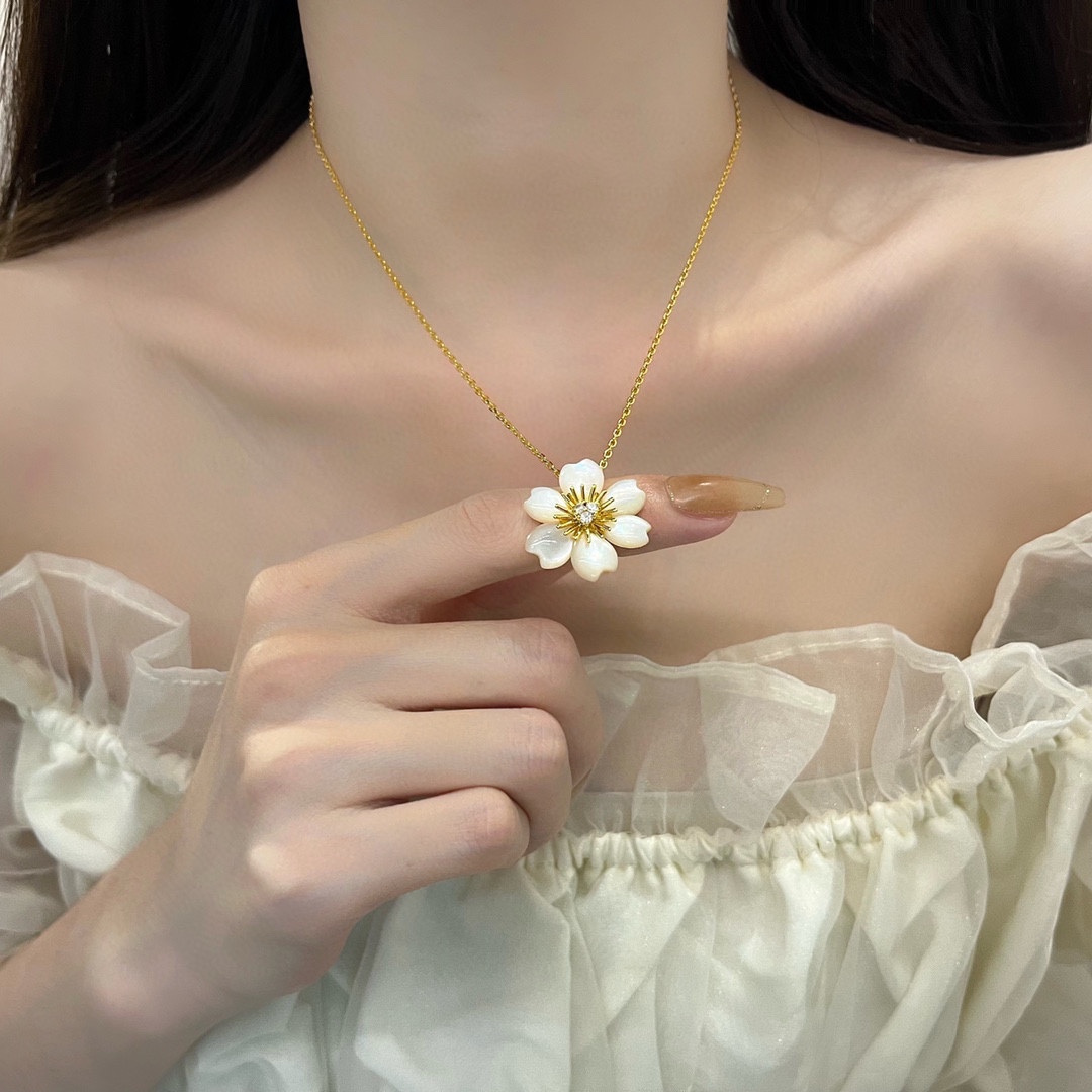 Van Cleef Arpels Necklace Gold S-l