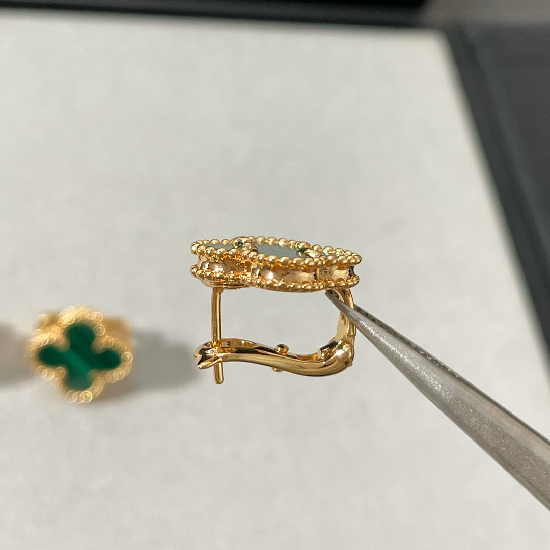 Van Cleef Arpels Basic Jewelry Gold