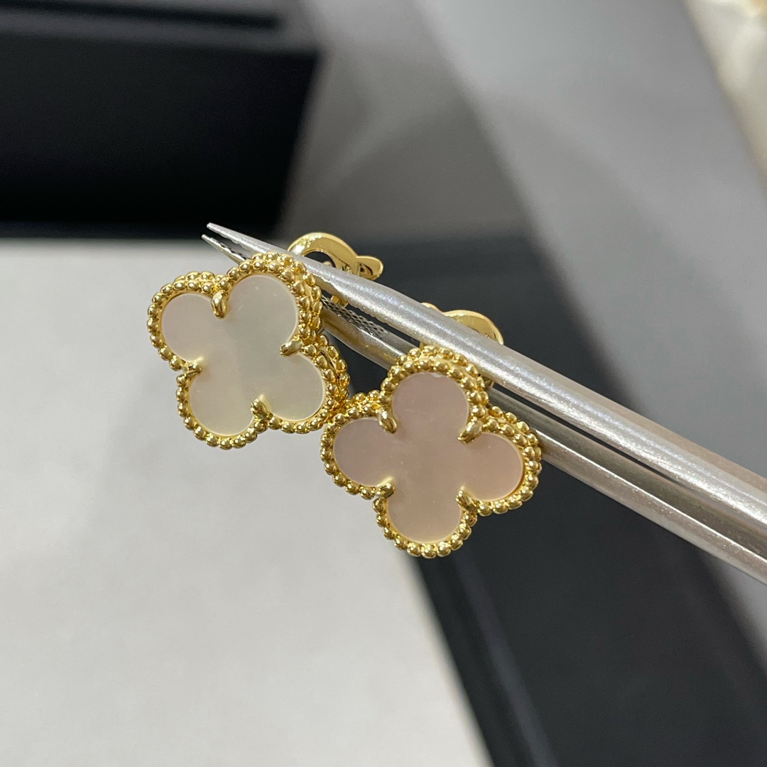 Van Cleef Arpels Basic Jewelry Gold