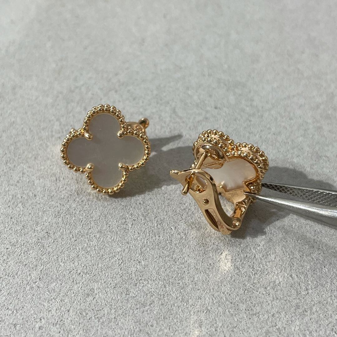 Van Cleef Arpels Basic Jewelry Gold