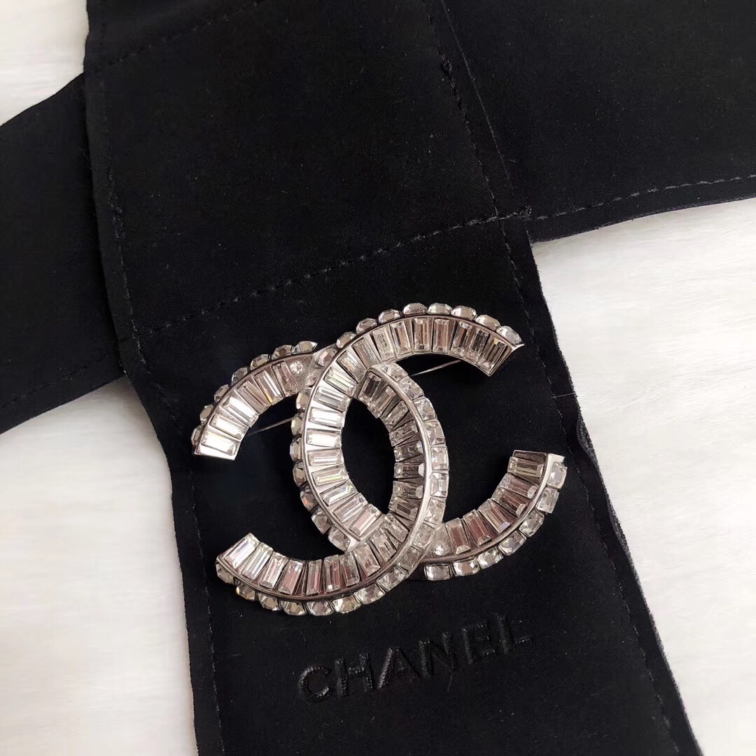 Chanel Brooch L