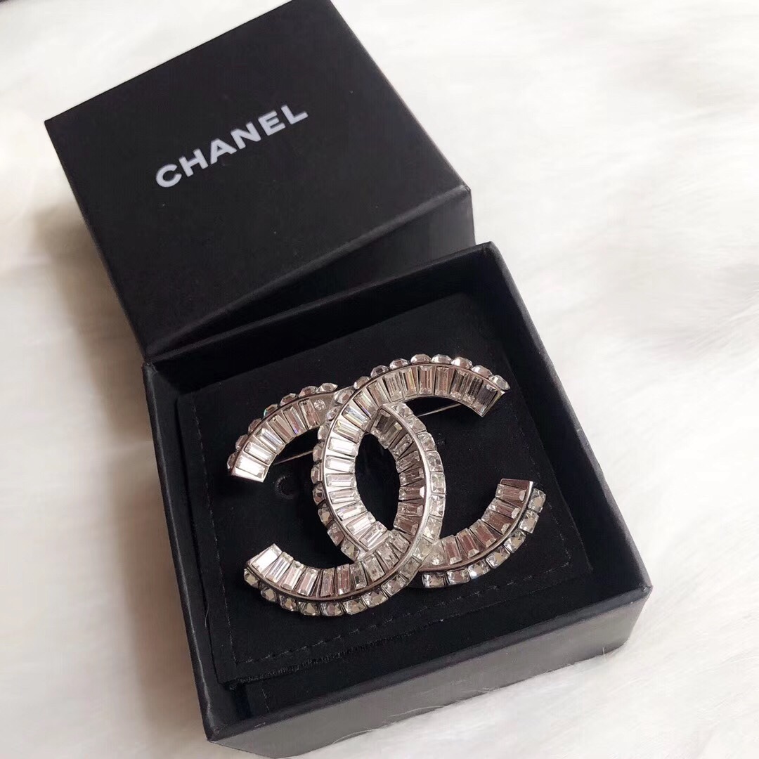 Chanel Brooch L