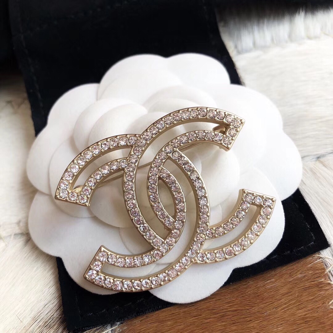Chanel Brooch L