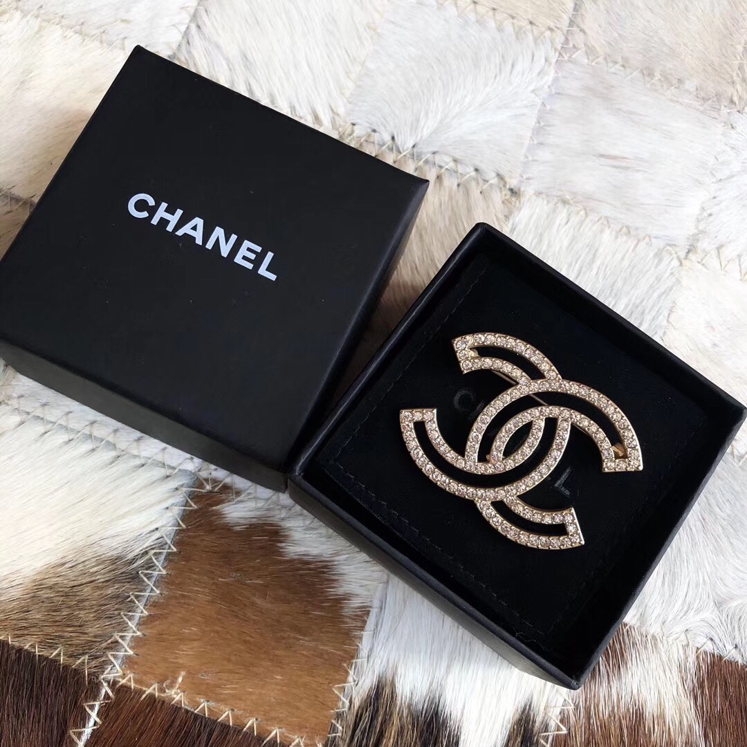 Chanel Brooch L