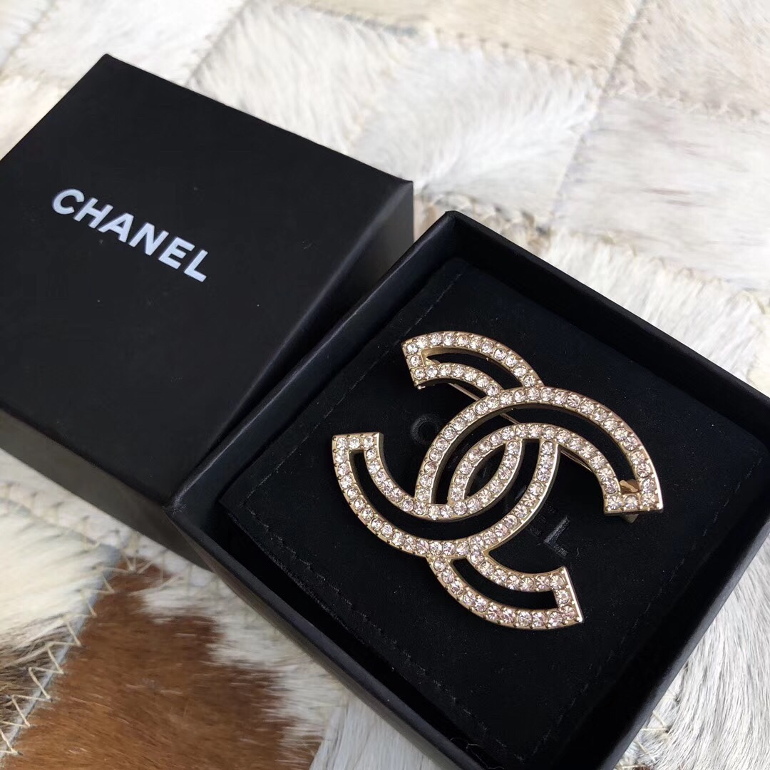 Chanel Brooch L