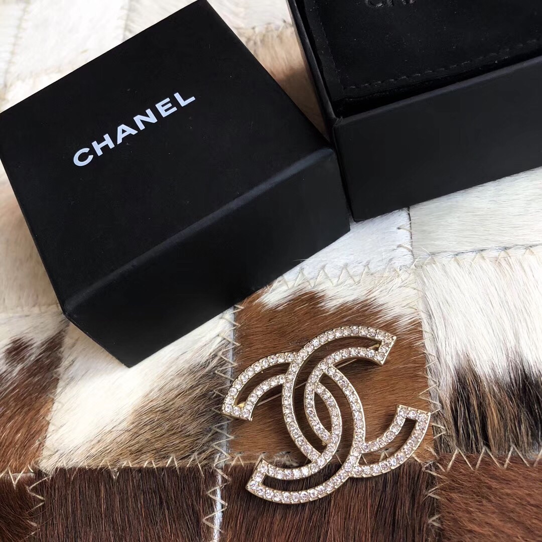Chanel Brooch L