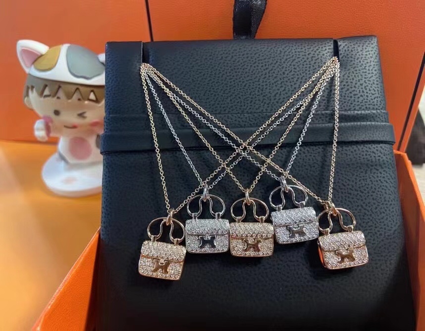 Hermès Necklace Gold Gold Inlaid M