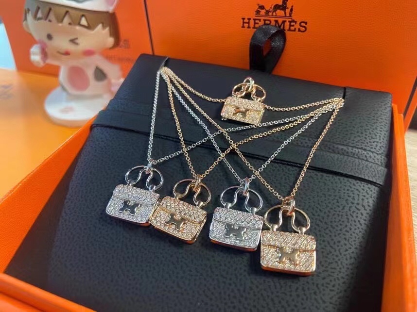 Hermès Necklace Gold Gold Inlaid M