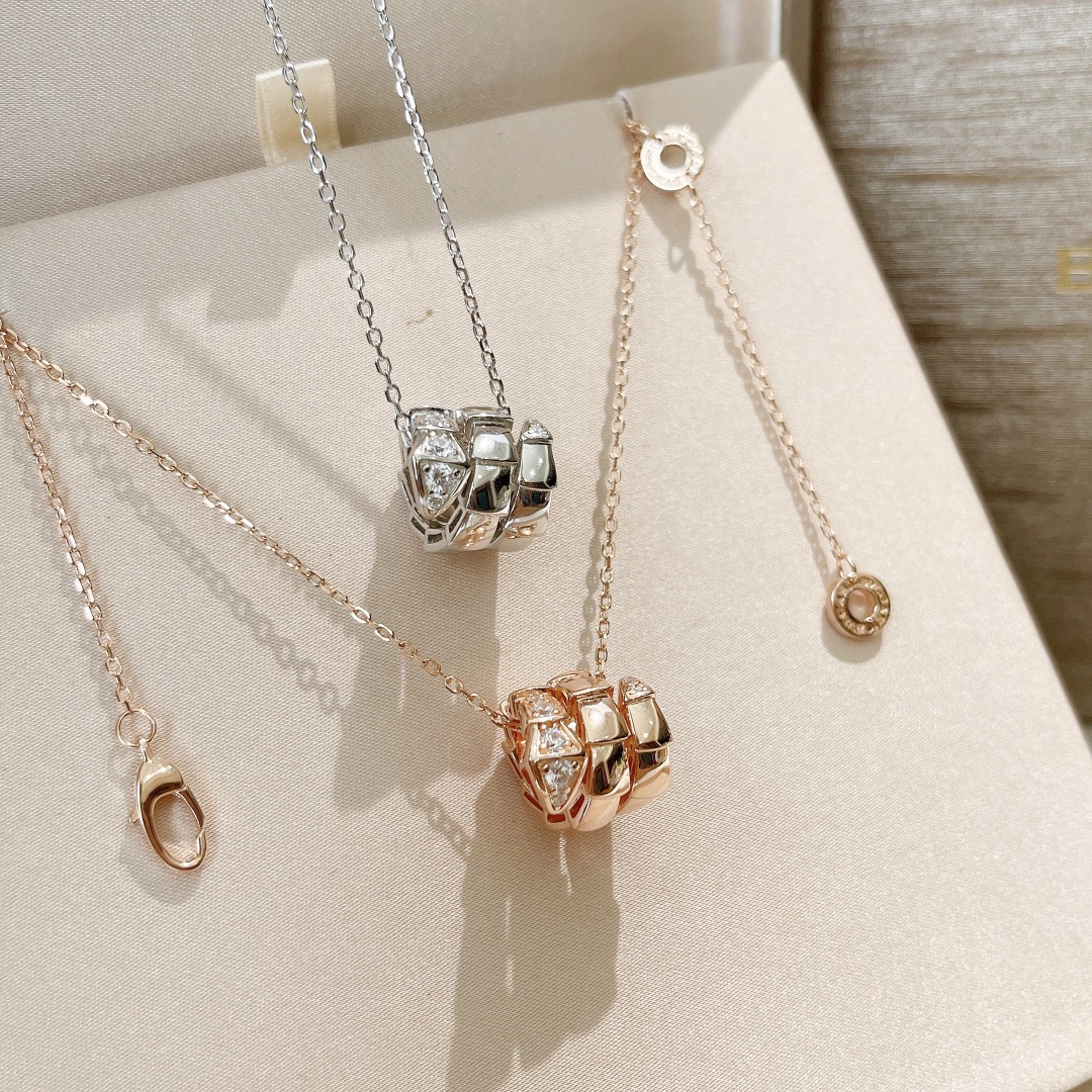 Bvlgari Necklace Rose Gold Inlaid