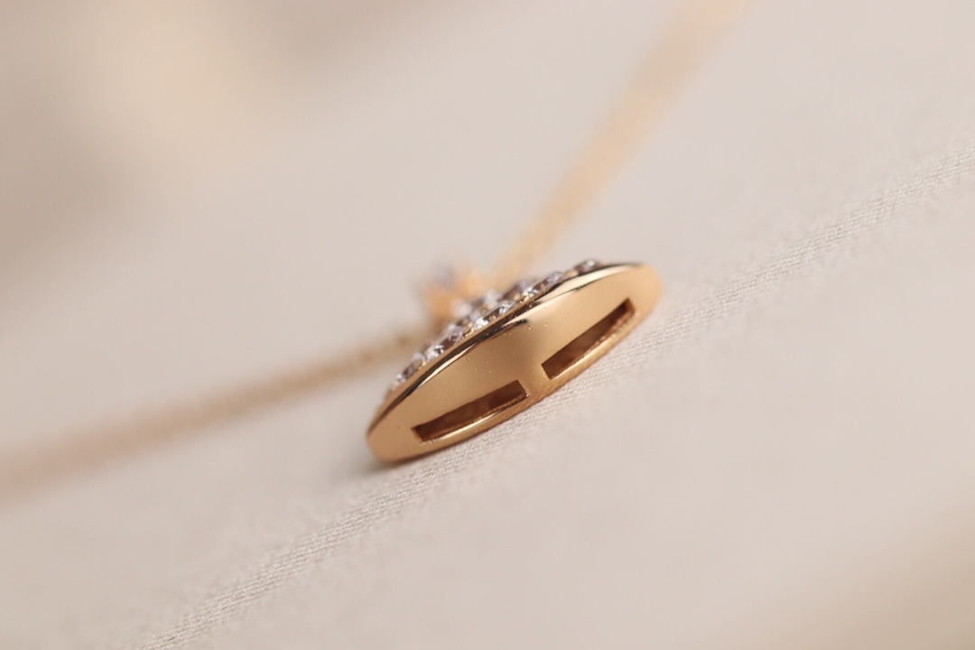 Bvlgari Female Necklace