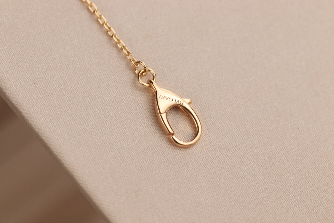 Bvlgari Female Necklace