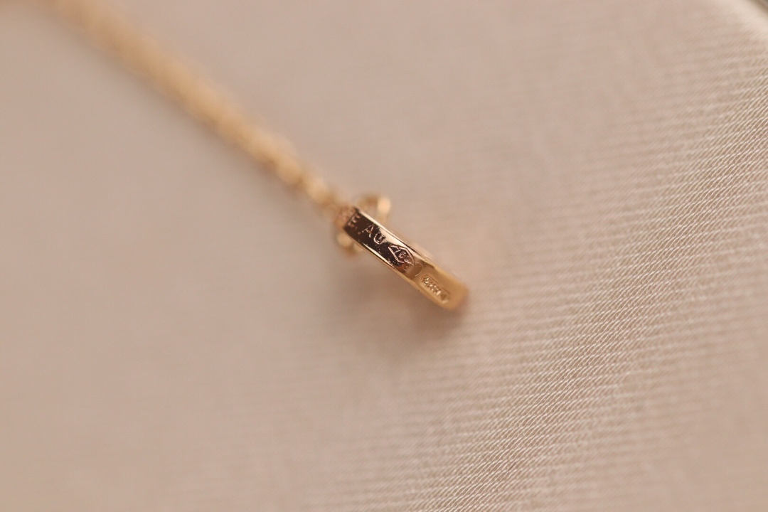 Bvlgari Female Necklace