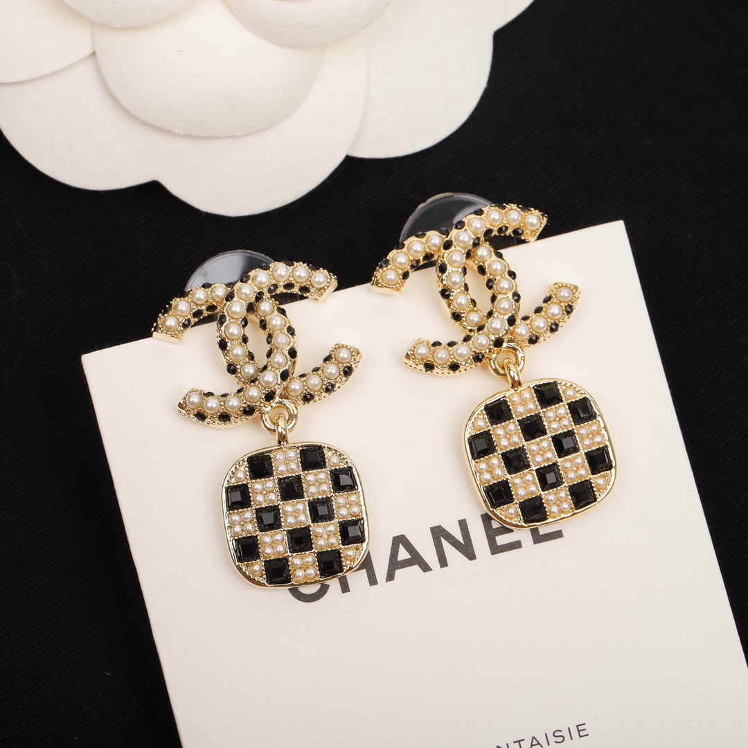 Chanel Earrings Pearl L