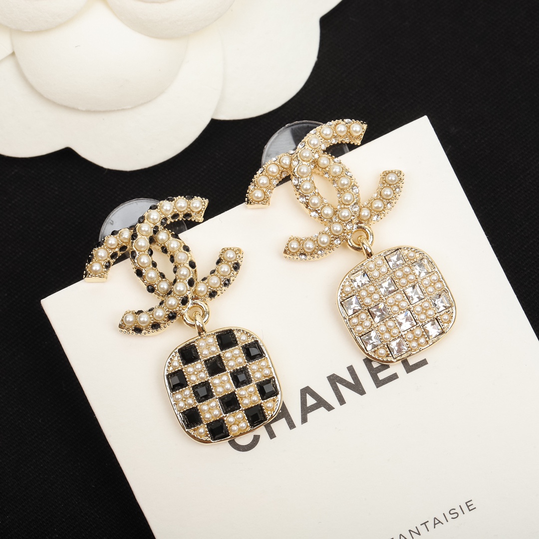 Chanel Earrings Pearl L